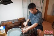 禽兽为邻成都“90后”小伙“十年磨一剑”：从爱好者到守艺人 传播中国文化