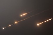 禽兽为邻伊朗以导弹齐射回应以色列的大规模袭击
